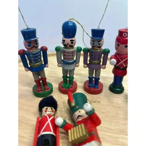Vintage Lot of 8 wooden nutcracker -drummer ornaments hand painted 4" tall - Picture 3 of 5